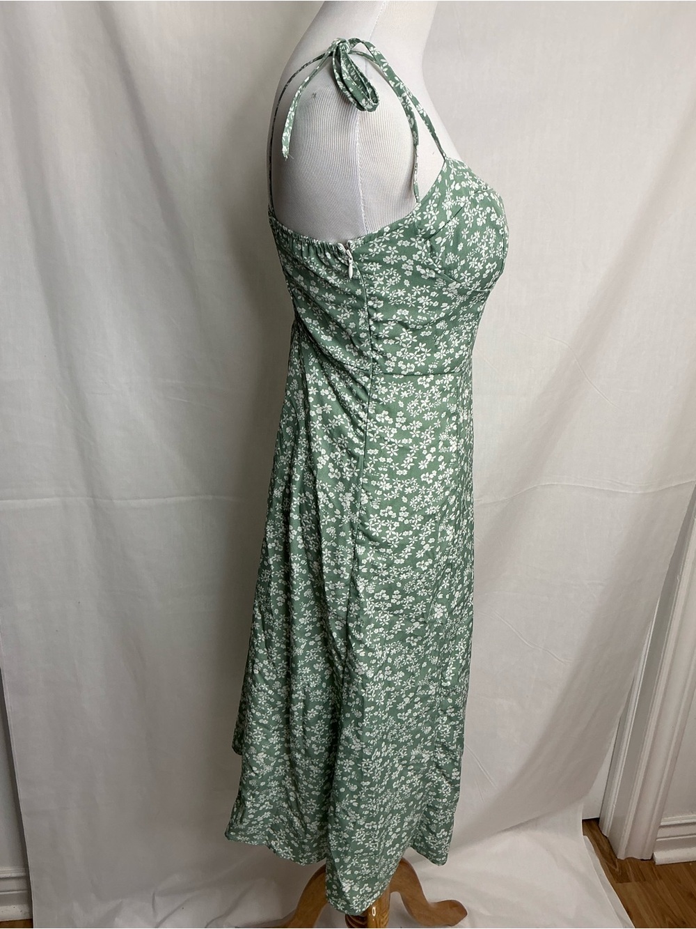 2216 - SHEIN Sage Green Floral Tie-Shoulder Midi Dress - Picture 3 of 7